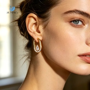 SUMMLY <span class=keywords><strong>Orecchini</strong></span> a Cerchio a U con Zirconi a Goccia Placcati in Oro 18K, Gioielli Geometrici <span class=keywords><strong>da</strong></span> Donna in Acciaio Inossidabile Impermeabile e Ipoallergenico - Product Image 1