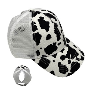 Casquette de baseball personnalisée pour femme, motif vache noire, avec porte-queue de cheval, effet vieilli, design respirant, dos en maille imperméable, style sportif et urbain - Product Image 3