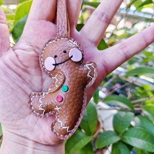 PU <b>Leather</b> Cotton-Filled Cute Gingerbread Man <b>Keychain</b> & Pendant for Couple Bags Phones Cars & Interior Decoration - Product Image 4