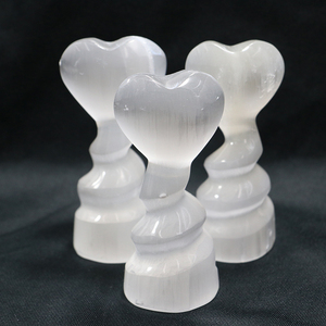 Piedra curativa hecha a mano para tallado de <span class=keywords><strong>punto</strong></span> de corazón, cristales de selenita, venta al por mayor, 100x44mm - Product Image 5