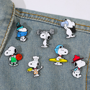 WOWEI Broche en alliage Snoopy <span class=keywords><strong>Beagle</strong></span> Chien <span class=keywords><strong>Blanc</strong></span>, plaqué zinc <span class=keywords><strong>noir</strong></span>, gaufré, personnalisé, pour décoration intérieure <span class=keywords><strong>et</strong></span> artisanat - Product Image 2