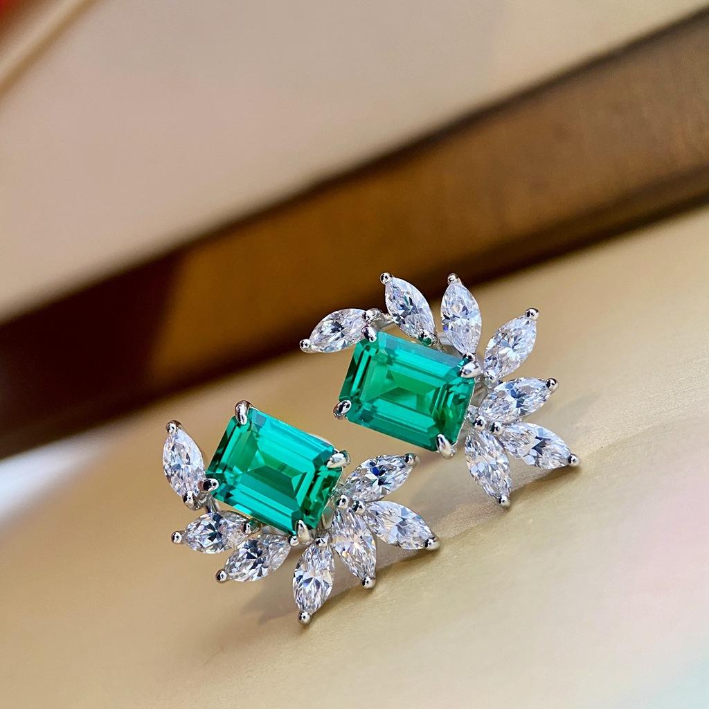 สีเขียว