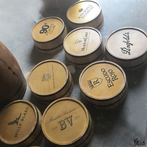 Estante <span class=keywords><strong>de</strong></span> <span class=keywords><strong>vino</strong></span> <span class=keywords><strong>de</strong></span> extremo <span class=keywords><strong>de</strong></span> barril <span class=keywords><strong>de</strong></span> madera Vintage personalizado soporte <span class=keywords><strong>de</strong></span> exhibición <span class=keywords><strong>de</strong></span> pared y piso apilable <span class=keywords><strong>con</strong></span> <span class=keywords><strong>bricolaje</strong></span> - Product Image 5