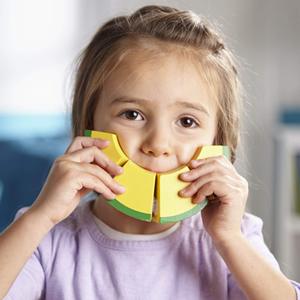 Jeu de puzzle en bois écologique pour enfants avec simulation de découpe de fruits et légumes - Conception pour le développement de la motricité fine - Product Image 2