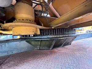 Grúa sobre orugas usada Sany STC750 de 75 toneladas, año 2013, marca famosa original, stock limitado, motor, caja de cambios, bomba y motor principal originales. ¡Venta caliente! - Product Image 6