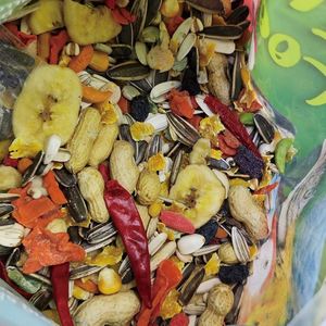 Bán buôn 2kg trái cây dinh dưỡng hạt hướng dương hỗn hợp Vẹt thức ăn chim cho vẹt lớn cho ăn - Product Image 2