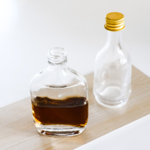 <span class=keywords><strong>Prix</strong></span> de gros Mini Portable vente en gros 100ml haut de gamme vin japonais <span class=keywords><strong>whisky</strong></span> vodka épaissie verre dépoli scellé <span class=keywords><strong>bouteille</strong></span> de tequila - Product Image 4