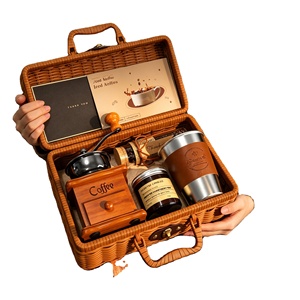 Set de Regalo de Café Premium con Molinillo Manual, Cesta Tejida de Lujo, Set de Regalo para Amantes del Café, para Cumpleaños y Festividades - Product Image 1