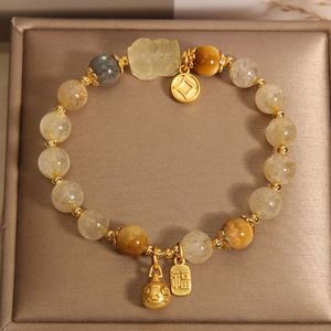 Bracelet en pierre de lune blonde pour femmes avec pendentif en cristal jaune et pierres précieuses œil de tigre et lion doré - Product Image 3