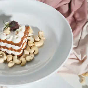 2023 Custom Wedding Gift Bunny Fruit Plate Ceramic Dessert Plate Tray Rabbit Shape Pedestal Cake Stand