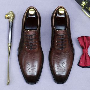 Chaussures en cuir souple pour hommes, élégantes et luxueuses, avec une texture mate et un design rétro à bout rond, style rarement vu - Product Image 5