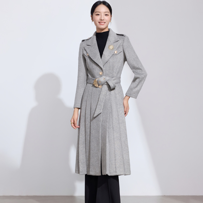 Light gray coat brooch belt