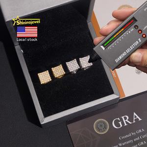 أقراط هيب هوب فاحص الماس لتمرير الأقراط الفضية العنقودية المويسانيتي الماسية للرجال جاهزة للشحن - Product Image 1