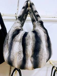 Femmes grande <span class=keywords><strong>capacité</strong></span> décontracté véritable sac en fourrure lapin Chinchilla sac à main hiver mode <span class=keywords><strong>Rex</strong></span> lapin fourrure sacs à main - Product Image 2