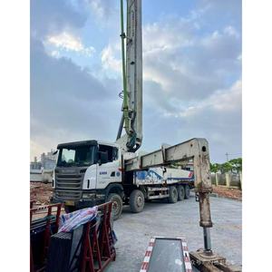 Bomba de Concreto Arocs 4143 8x4 con Pluma de 56m y Motor Om470la de 435hp - Product Image 1