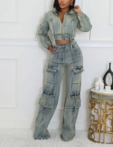 Completo Donna Trendy in Denim Lavato con Multi-tasche Elasticizzato: Giacca Corta e <span class=keywords><strong>Jeans</strong></span> Cargo Elasticizzati - Product Image 3