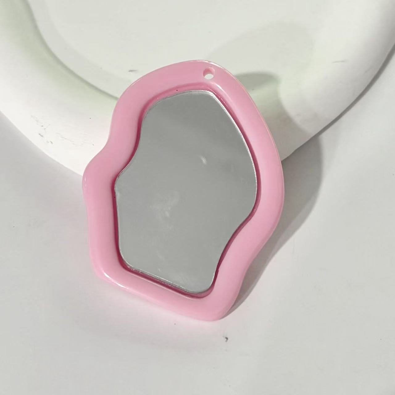 Irregular small mirror-pink
