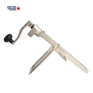 Apriscatole da Tavolo in Ghisa con Base in Acciaio Inox - Product Image 2