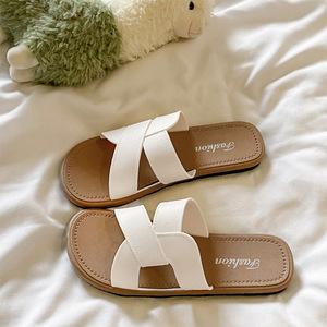 Pantuflas de Invierno para Hombre y Mujer, Ajuste Universal, Antideslizantes, Suaves y Cálidas, Calzado para el Hogar - Product Image 1