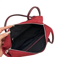 Tas Selempang Wanita Kulit Suede Retro Awet dengan Logo Custom, Resleting, Pegangan Panjang, Kulit Sapi, OEM ODM, Pasokan Langsung Pabrik