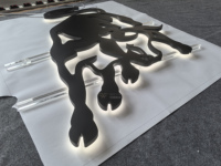 Emblème rétroéclairé noir mat sur mesure OEM, épaisseur 20 mm, toutes formes disponibles, idéal pour les devantures de magasins de franchise et les façades de marques