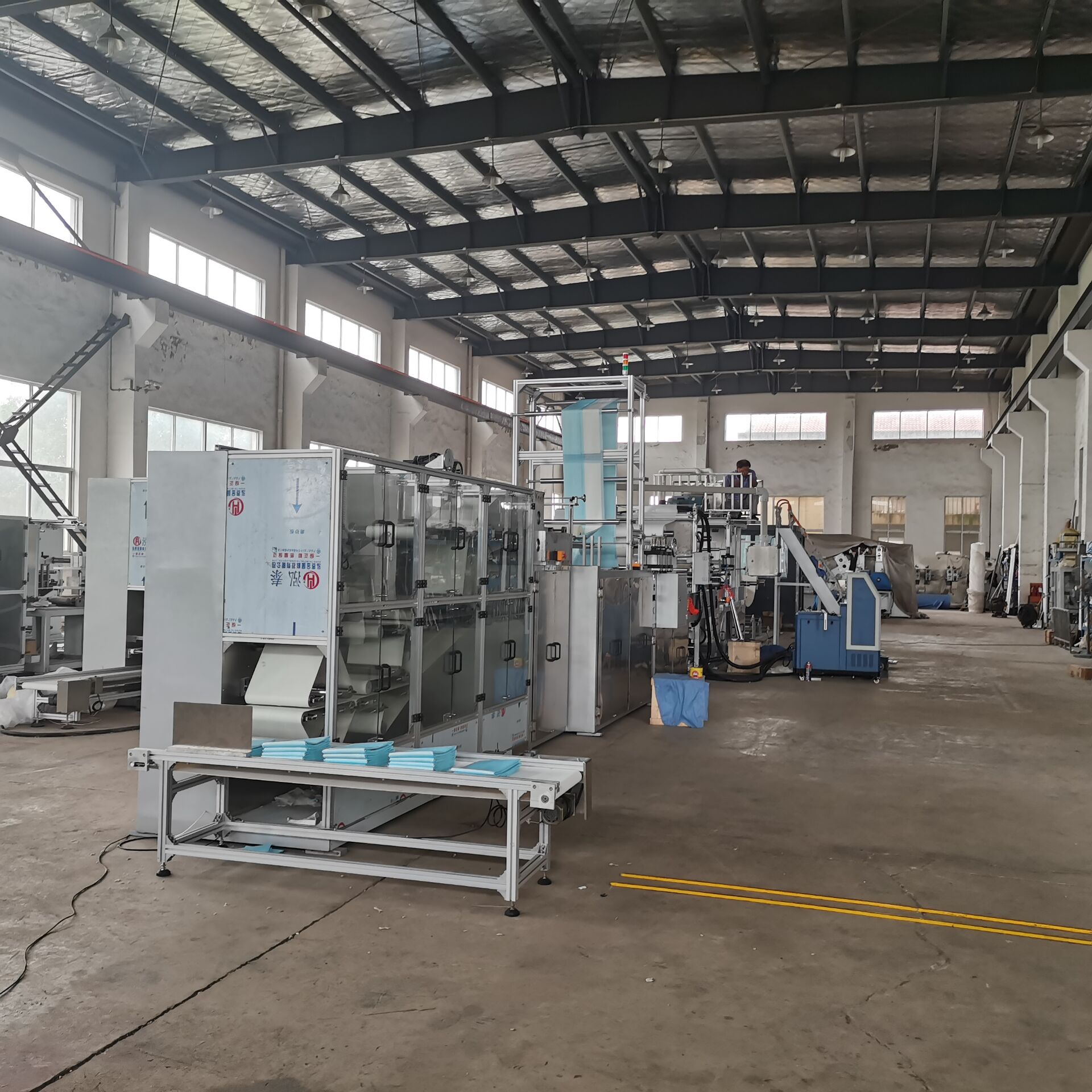 Китайский завод-поставщик, высокоабсорбирующее оборудование для подкладки, машина для производства