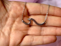 Collier en argent sterling 925 avec opale bleue hawaïenne en forme de vague, vente en gros d'usine, collier vague océanique pour les surfeurs, bijoux de plage