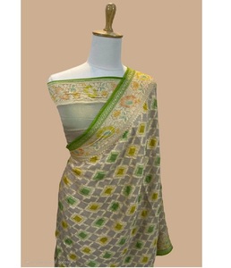Sari Banarasi de Chifón Puro Tradicional de Lujo, Tejido a Mano, con Patrón Zari Contemporáneo, Protección Solar, Secado Rápido, para Fiestas - Product Image 1