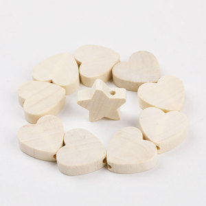 Perles en bois naturel en forme de cœur et d'étoile 20 mm pour artisanat DIY et décoration intérieure - Product Image 1