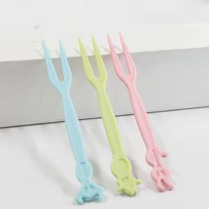 Fourchettes à fruits jetables de Noël, fourchettes en plastique pour gâteaux et desserts, vente en gros à un yuan. - Product Image 3