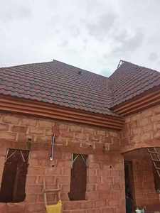 Tejas Metálicas con Recubrimiento de Piedra Milano Modernas, 0.2/0.3/0.4mm de Grosor, 1340*420mm, Resistentes al Viento <span class=keywords><strong>y</strong></span> al Fuego, para Hoteles <span class=keywords><strong>y</strong></span> Talleres - ¡Oferta! - Product Image 1