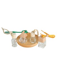Bouteille diffuseur de parfum vide en bois carré à bouchon à vis 5ml 8ml pour désodorisant de voiture à suspendre, vente en gros à prix abordable