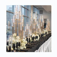 Pièce maîtresse de lustre en acrylique de hauteur de 4 pieds centre de table de bougie en métal doré à cadre hexagonal pour table de mariage