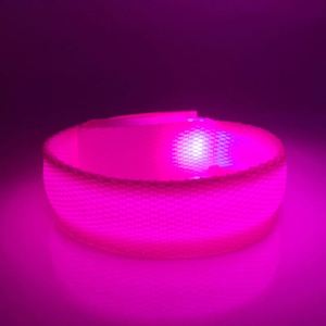 สายรัดข้อมือโปรโมชั่นแบบกำหนดเอง สายคล้องคอเรืองแสง กำไลข้อมือไนลอน LED สำหรับโปรโมชั่นกีฬา - Product Image 3