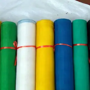 قفص شبكي من البولي إيثيلين مقاس 16 قماش شبكي من البولي إيثيلين مزود بحقيبة نايلون زرقاء بمقاس 6 أقدام × 30 ياردة
