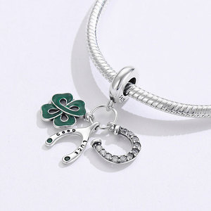 ดีไซน์ดั้งเดิม เงินแท้ S925 จี้รูปโคลเวอร์สี่แฉกประดับเพชรซิร์โคเนียรูปตัวยู สร้อยข้อมือสุดหรู ของขวัญวันหยุด - Product Image 6