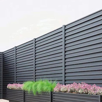 Panneau de clôture moderne en aluminium sur mesure avec ventilation et flux d'air pour usage résidentiel extérieur