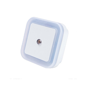 Luz <span class=keywords><strong>de</strong></span> inducción LED inteligente Regalo novedoso y creativo Ahorro <span class=keywords><strong>de</strong></span> energía Control <span class=keywords><strong>de</strong></span> luz enchufable Pasillo Dormitorio Luz <span class=keywords><strong>de</strong></span> noche - Product Image 5