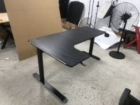 Bureau de jeu avancé en forme de L BEISIJIE avec surface en fibre de carbone et lumières RVB multicolores pour les joueurs, image réelle d'usine L-L