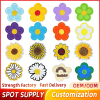 Besi bunga grosir pada patch untuk pakaian, topi, tas dan sepatu-desain bordir kustom dan aster, mawar, pola Tulip