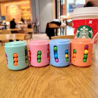 Nouveau Porte-clés Cube Rotatif Créatif en Plastique, Jouet Éducatif Spin-and-Play pour Étudiants, Pendentif de Porte-clés, Prix de Machine à Pinces