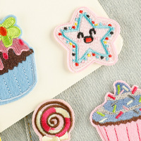 Étiquettes brodées sur ordinateur, chaussures, chapeaux, badges, accessoires vestimentaires, aliments de dessin animé, gâteaux, glaces, autocollants brodés en tissu