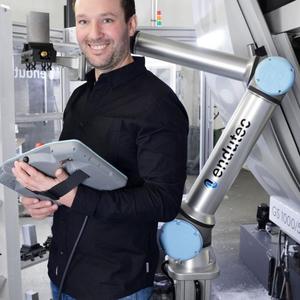 Robot universel Cobot professionnel de haute qualité <span class=keywords><strong>UR</strong></span> <span class=keywords><strong>10e</strong></span> avec une portée de 1300mm comme équipement de manutention et d'assemblage - Product Image 2