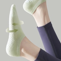 Chaussettes de Pilates professionnelles personnalisables en coton rayé antidérapantes pour femmes, respirantes, en maille, pour yoga, gym, fitness, danse, coupe basse, pour jeunes