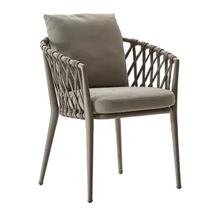 등나무 팔 안뜰 안뜰 밧줄 의자 야외 접이식 야외 의자 야외 현대 의자