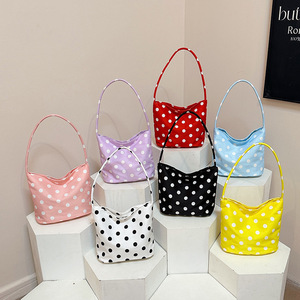 <span class=keywords><strong>Sac</strong></span> <span class=keywords><strong>à</strong></span> bandoulière mini en tissu Oxford <span class=keywords><strong>à</strong></span> pois, design personnalisé, <span class=keywords><strong>sac</strong></span> <span class=keywords><strong>à</strong></span> <span class=keywords><strong>main</strong></span> tendance pour femme, <span class=keywords><strong>sac</strong></span> fourre-tout <span class=keywords><strong>à</strong></span> porter sous le bras pour un usage quotidien décontracté - Product Image 3