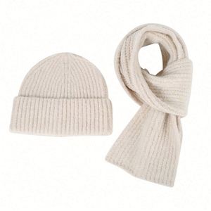 Ensemble deux pièces bonnet et cache-cou tricoté personnalisé pour l'hiver, avec logo sur mesure - Product Image 6
