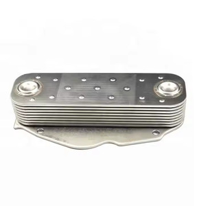 หม้อน้ำ SINOTRUK HOWO 336HP รุ่น VG1500010334 ระบายความร้อนด้วยน้ำ ขนาด 27x14x7 ซม. สำหรับเปลี่ยนซ่อม - Product Image 1