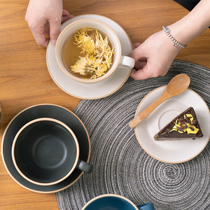 Ensemble tasse et soucoupe à café en céramique minimaliste, rond, couleur unie, avec anse, pour le thé de l'après-midi - Product Image 2