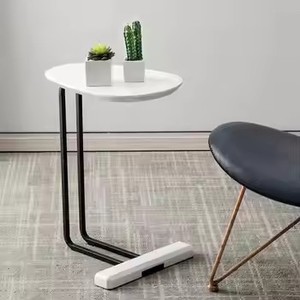 Mesa auxiliar moderna de metal y madera natural para el hogar con lado de sofá de café sólido en forma de <span class=keywords><strong>C</strong></span> para sala de estar muebles de nuevo diseño - Product Image 1